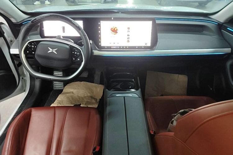 Used XPeng P7 2020 Rear-Drive Long-Range Smart Drive Version Center Console