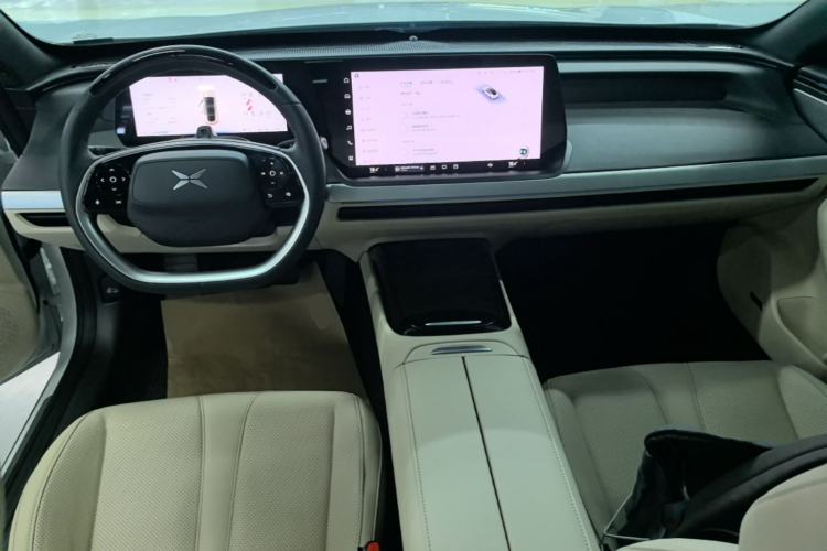 Used XPeng P7 2020 670E Center Console