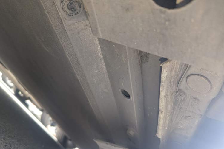 Used XPeng P7 2020 670E Chassis Front Left