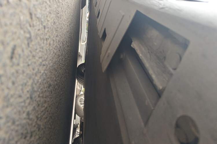 Used XPeng P7 2020 670E Chassis Front Right