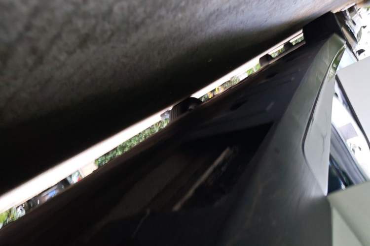Used XPeng P7 2020 670N Chassis Front Right