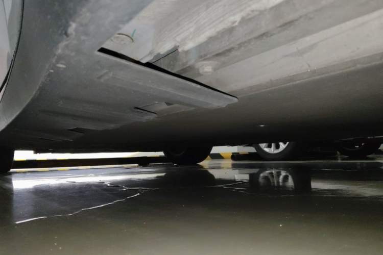 Used XPeng P7 2020 670N Chassis Rear Left