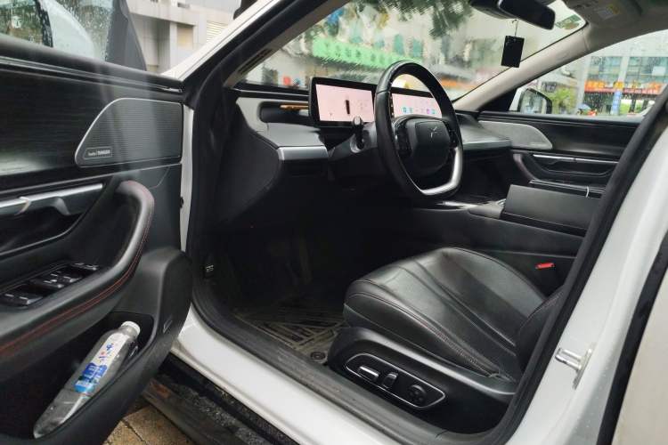 Used XPeng P7  Driver Seat