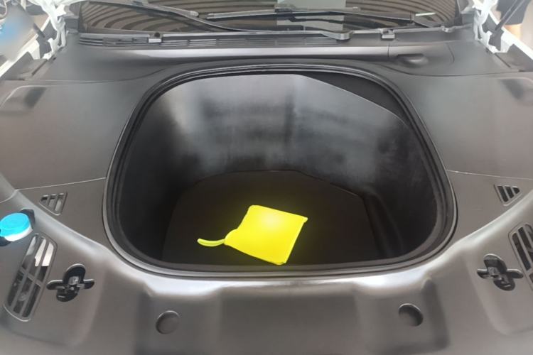 Used XPeng P7 2020 670E Engine Bay