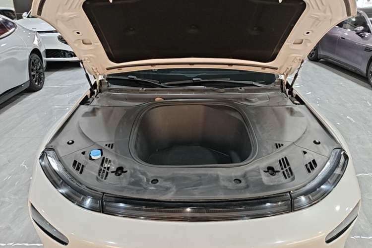 Used XPeng P7 2020 670N Engine Bay