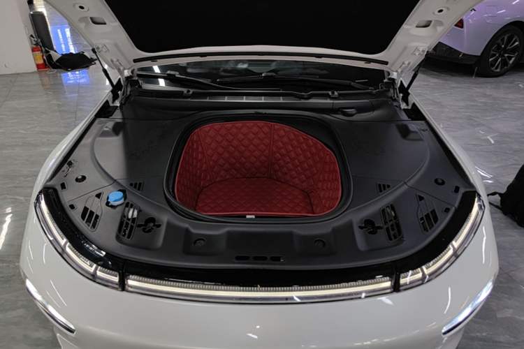 Used XPeng P7 2020 586N Engine Bay