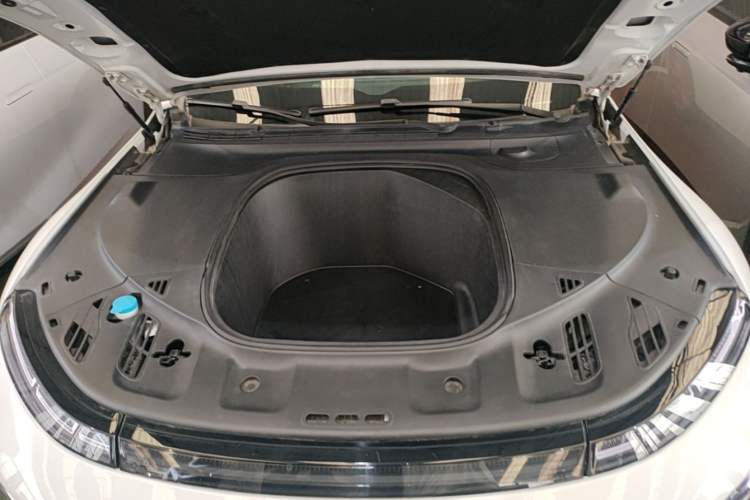 Used XPeng P7 2020 670E Engine Bay