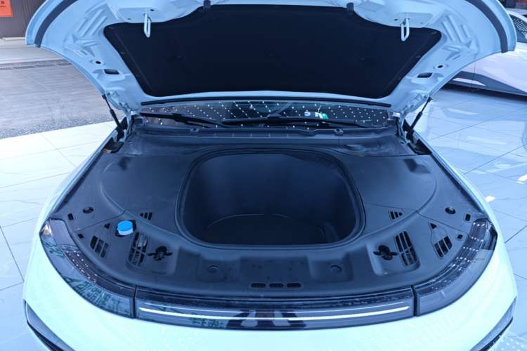 Used XPeng P7 2020 Rear-Drive Long-Range Smart Drive Version Engine Bay