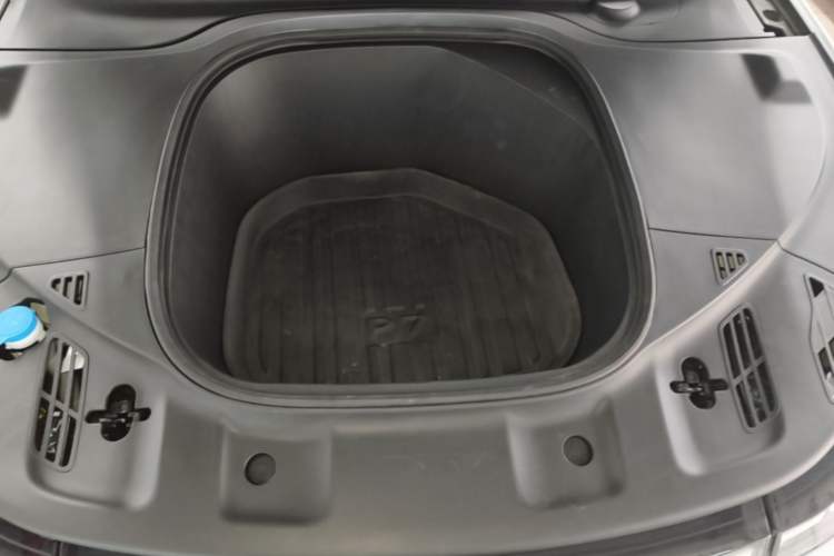 Used XPeng P7 2020 670N Engine Bay