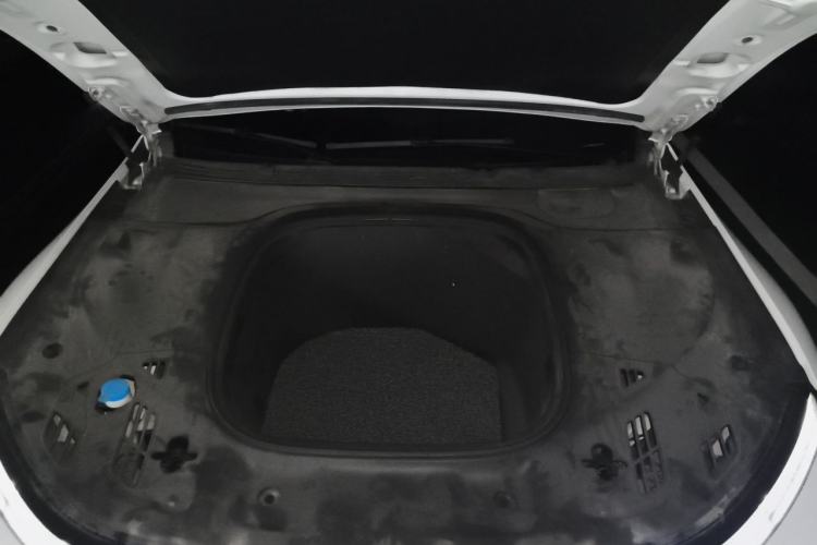 Used XPeng P7 2020 586N Engine Bay