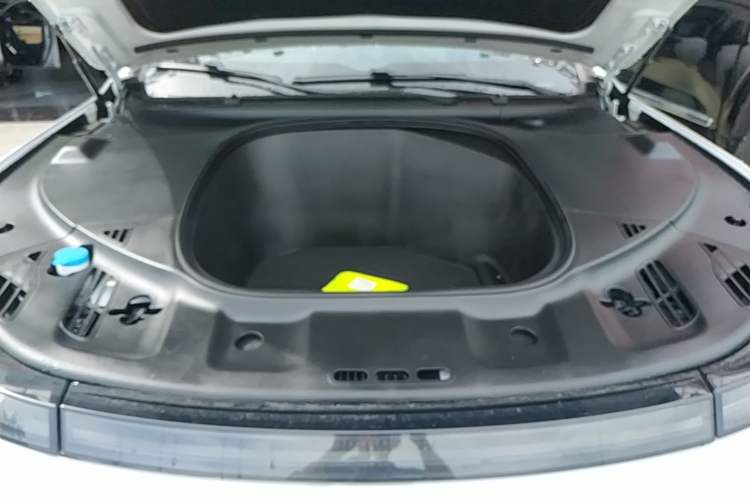 Used XPeng P7 2020 670E Engine Bay