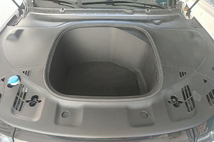 Used XPeng P7 2020 670E Engine Bay