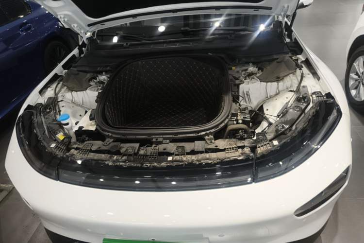 Used XPeng P7 2020 586N Engine Bay