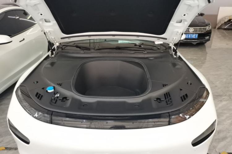 Used XPeng P7 2020 586N Engine Bay