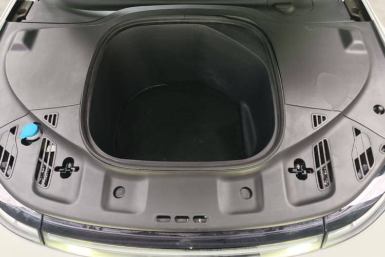 Used XPeng P7 2020 670E Engine Bay