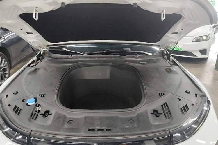 Used XPeng P7 2020 Rear-Drive Long-Range Smart Drive Version Engine Bay