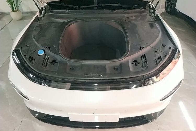 Used XPeng P7 2020 586E Engine Bay