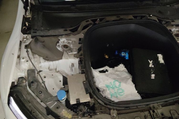 Used XPeng P7 2020 670N Engine Bay Right