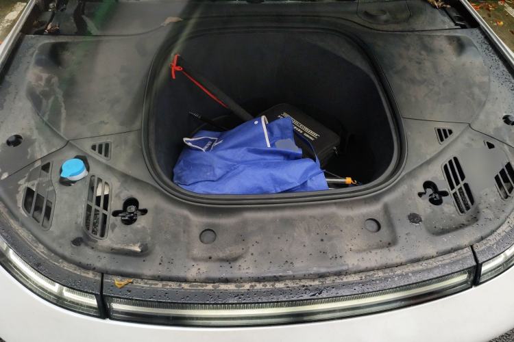 Used XPeng P7  Engine Bay