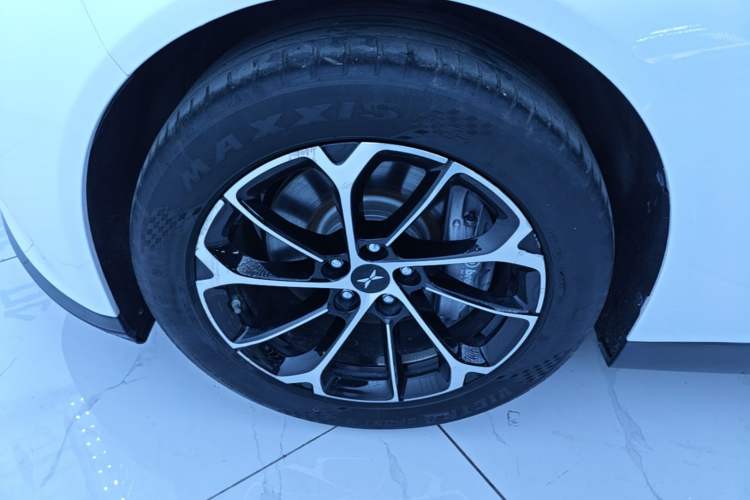 Used XPeng P7 2020 Rear-Drive Long-Range Smart Drive Version Exterior 4