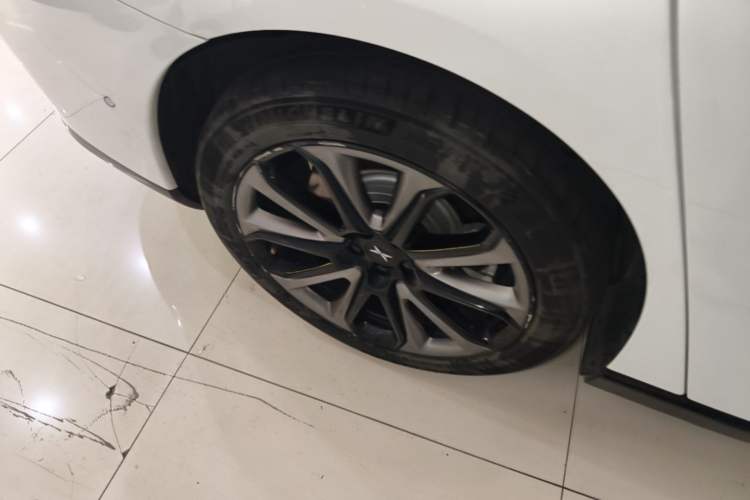 Used XPeng P7 2020 670E Exterior 5
