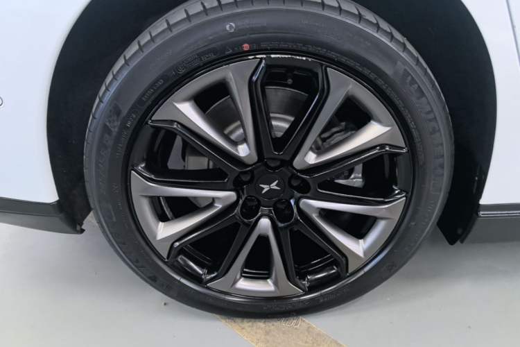Used XPeng P7 2020 670E Exterior 5