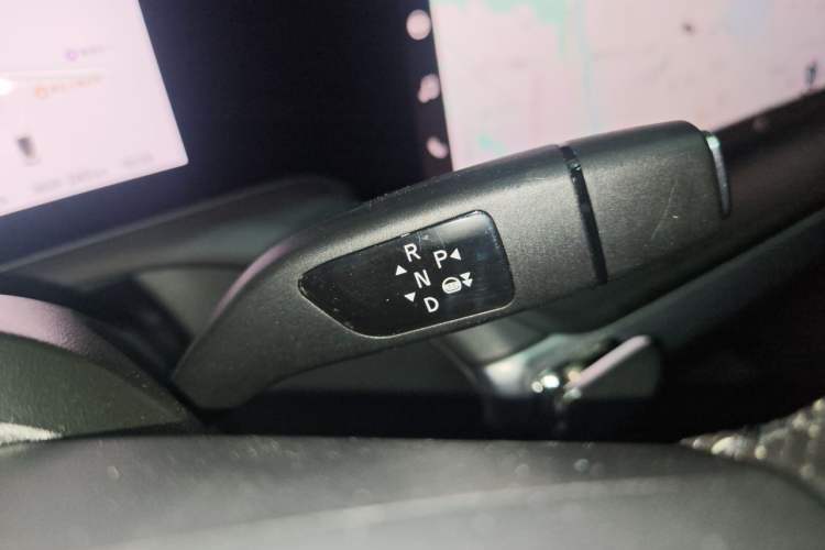 Used XPeng P7 2020 586N Gear Lever