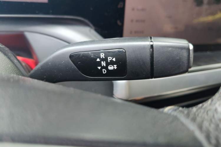 Used XPeng P7 2020 586N Gear Lever