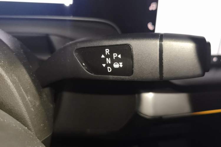 Used XPeng P7 2020 586N Gear Lever