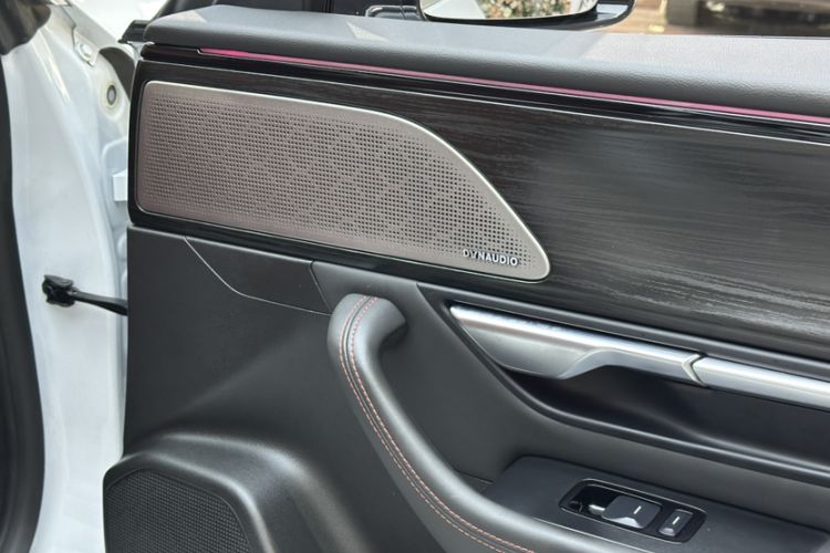 Used XPeng P7 2020 670E Interior 12