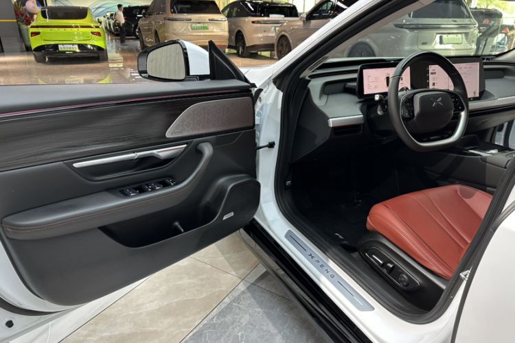 Used XPeng P7 2020 670E Interior 2