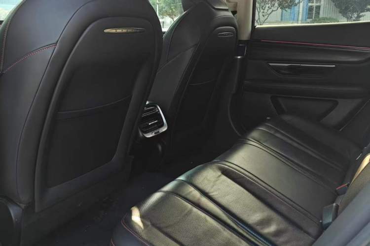 Used XPeng P7 2020 670E Interior 4