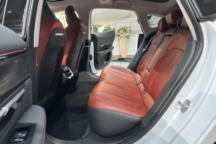 Used XPeng P7 2020 670E Interior 7