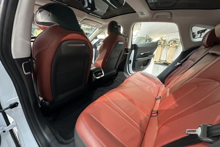 Used XPeng P7 2020 670E Interior 8