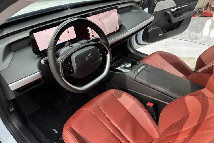 Used XPeng P7 2020 670E Interior 9