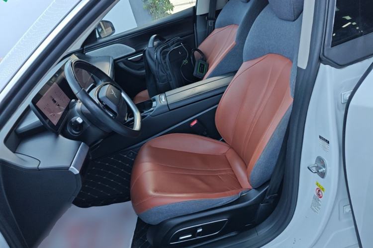 Used XPeng P7 2020 Rear-Drive Long-Range Smart Drive Version Left Front Seat
