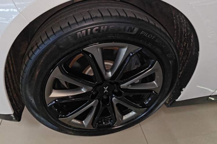 Used XPeng P7 2020 670E Left Front Wheel Hub