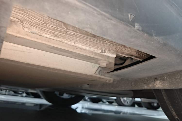 Used XPeng P7 2020 670N Left Side Sill