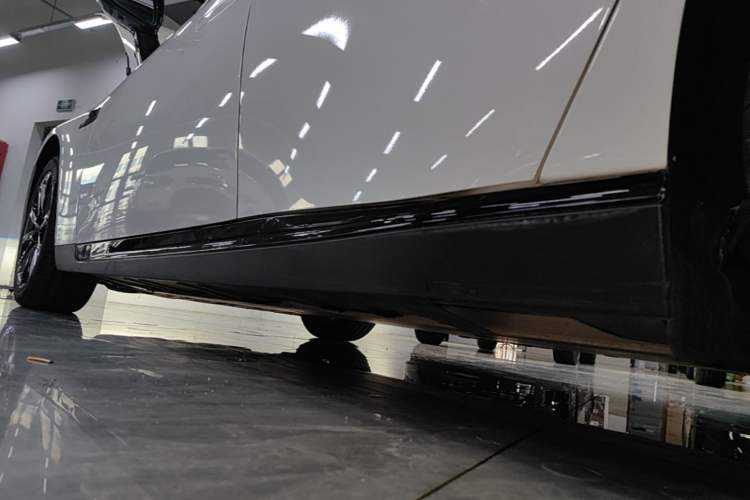Used XPeng P7 2020 586N Left Side Sill