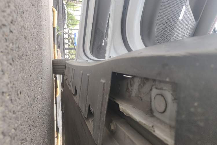 Used XPeng P7 2020 670N Left Side Sill