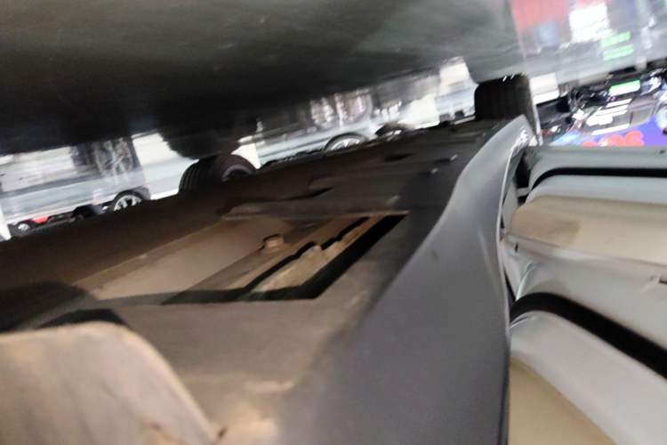 Used XPeng P7 2020 Rear-Drive Long-Range Smart Drive Version Left Side Sill