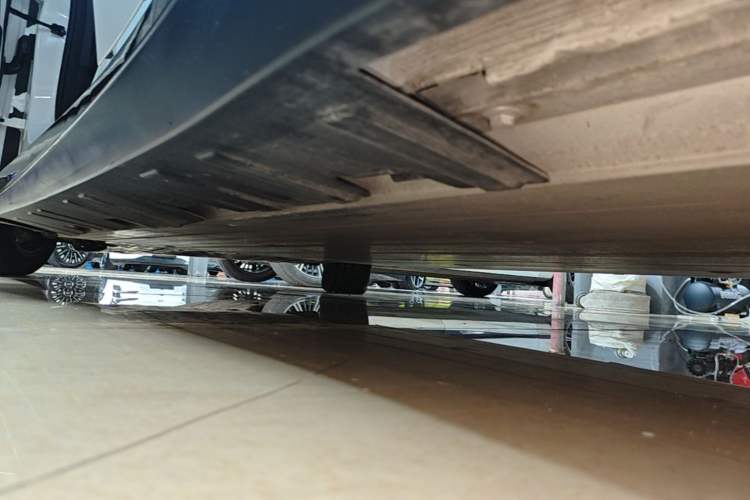 Used XPeng P7 2020 586N Left Side Sill