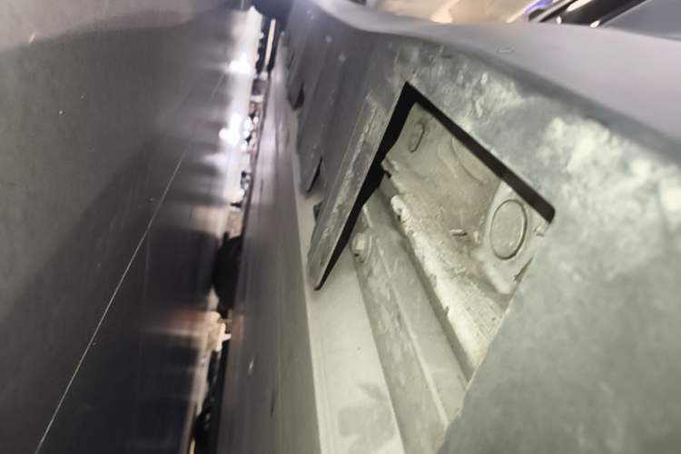 Used XPeng P7 2020 586N Left Side Sill
