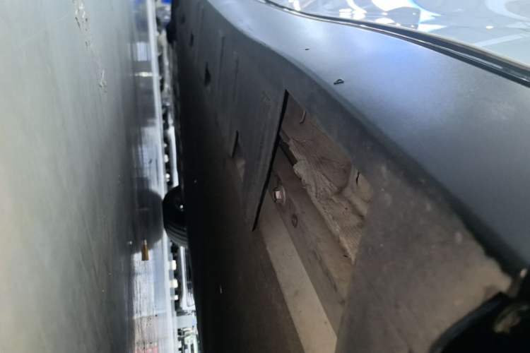 Used XPeng P7 2020 670E Left Side Sill