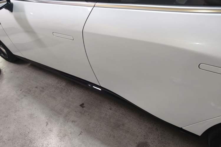 Used XPeng P7 2020 670E Left Side Sill