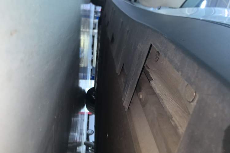 Used XPeng P7 2020 670E Left Side Sill