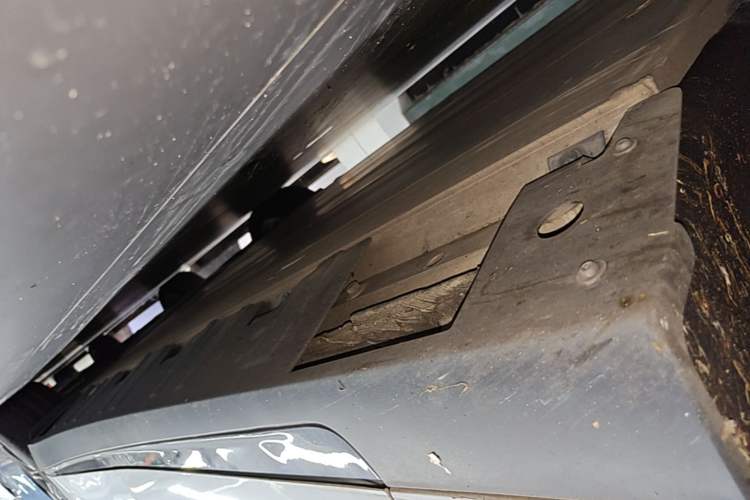 Used XPeng P7 2020 586N Left Side Sill