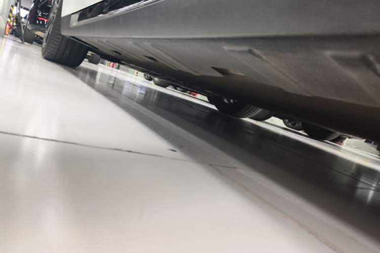 Used XPeng P7 2020 670N Left Side Sill