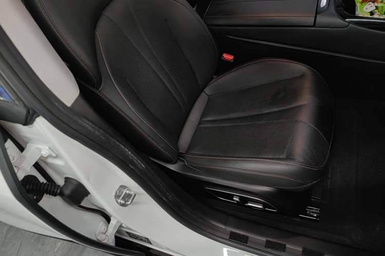 Used XPeng P7 2020 586N Right Front Seat