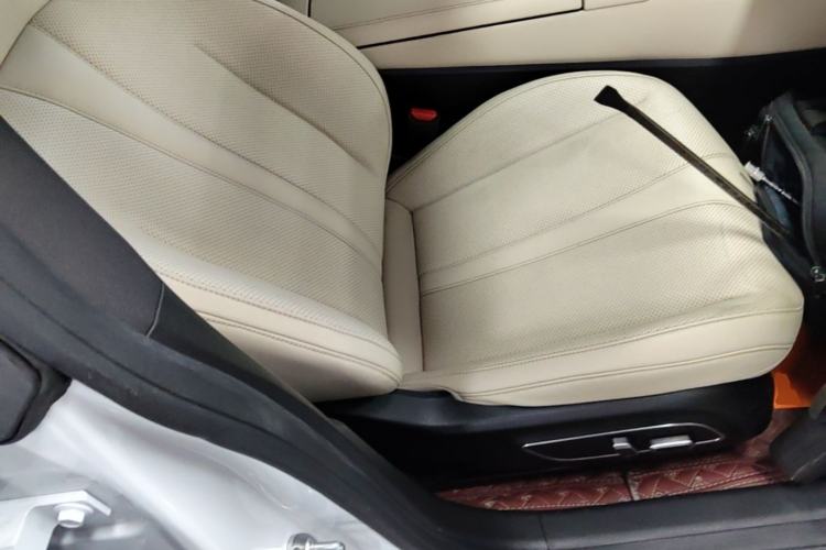 Used XPeng P7 2020 Rear-Drive Long-Range Smart Drive Version Right Front Seat